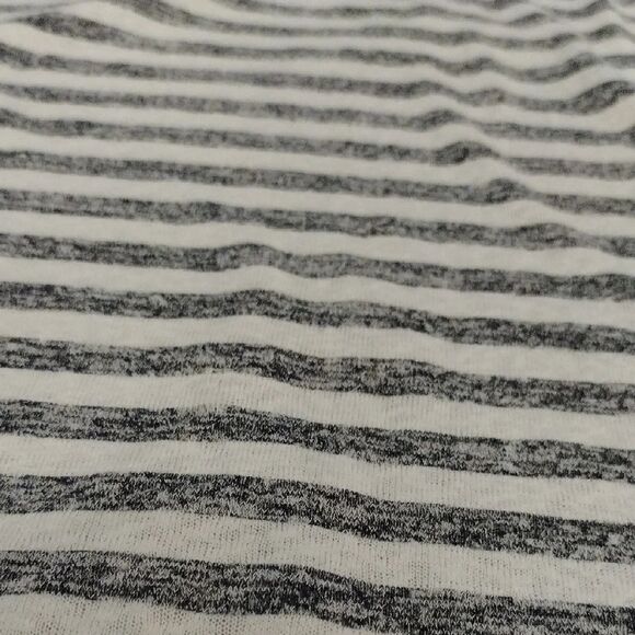 Bobeau Gray and White Fitted Tie Front T-Shirt - Picture 5 of 8